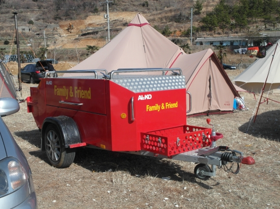 [2014 오토모티브위크] 동일이앤시, 캠핑족 위한 트레일러· 루프탑 텐트 선보인다
