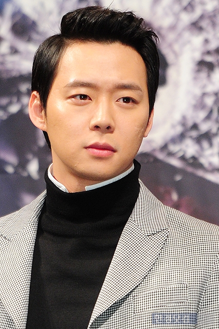 [포토] 박유천, '경호원의 강렬한 눈빛~'