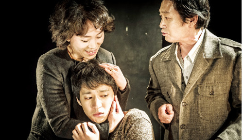 내달 14일 서울 장충동 동국대 이해랑예술극장에서 개막하는 연극 ‘에쿠우스’.