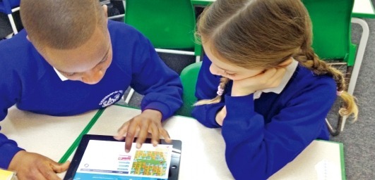 3월 초부터 영국에서 시작된 컴퓨터 교육 캠페인 ‘아워 오브 코드’를 통해 아이들이 태블릿으로 컴퓨터 코딩을 배우고 있다. code.org 제공