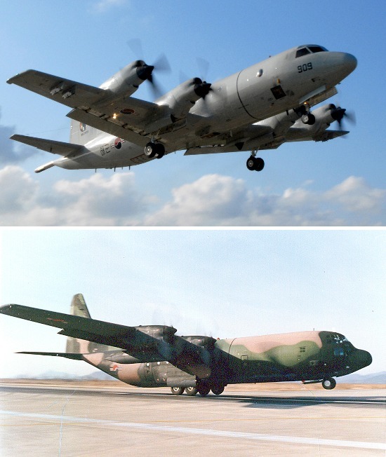 우리 해군 P-3C 해상초계기와 공군 C-130 수송기(사진)가 15일 오전 남중국해에서 실종된 말레이시아항공 여객기 탐색 활동을 위해 말레이시아로 출발했다. /연합뉴스