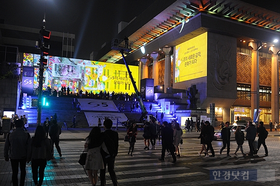 [포토] '길거리에서 예술 작품을 보는 특별한 기회~'