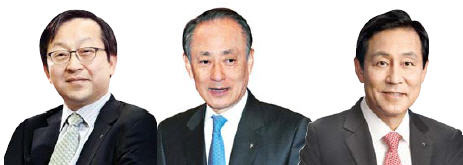 왼쪽부터 김종준 하나은행장, 김승유 전 하나금융 회장, 김정태 하나금융 회장