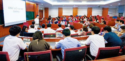 [한국형 MBA로 퀀텀점프] 고려대학교 경영전문대학원, 현장교육·영어수업·복수학위…기업이 인정한 MBA