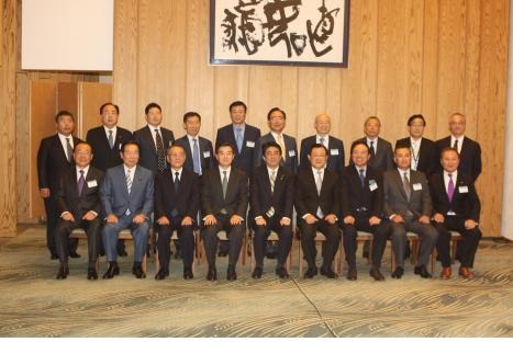 한국 재계 대표, 아베 총리 만났다 … 아베 "한일 경제는 윈윈 관계" 14일 한일경제인회의 개막