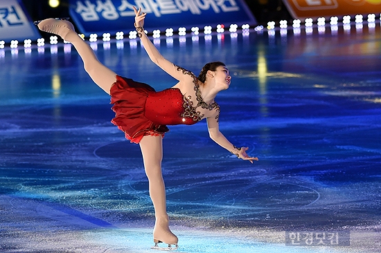 [포토] '피겨여왕' 김연아, '우아한 동작~'