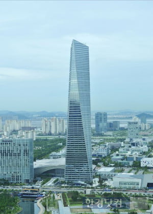 국내 최고층 '동북아무역센터(NEAT Tower)' 전망대 올라가보니…