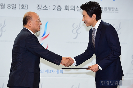 [포토] 김명민, '빛나는 헌법재판소 홍보대사'