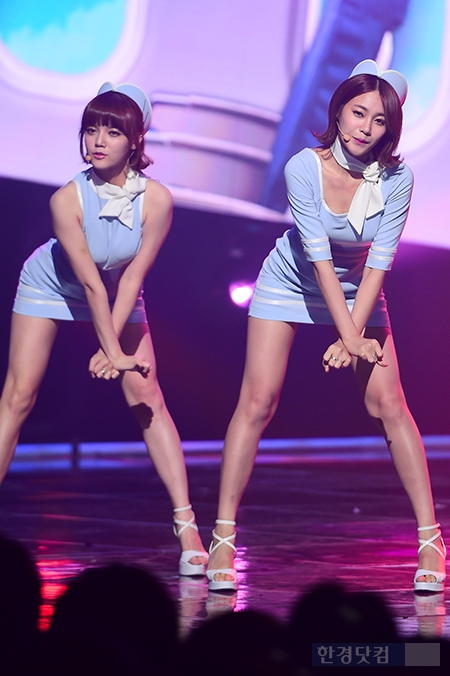 [포토] AOA 지민-유나, '男心 사로 잡는 아찔한 안무'