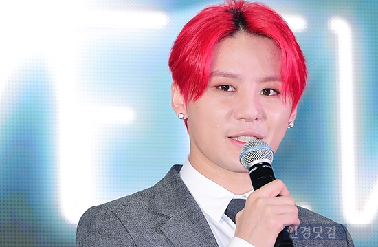 [포토] JYJ 준수, '빨강머리 제법 잘 어울리죠?'