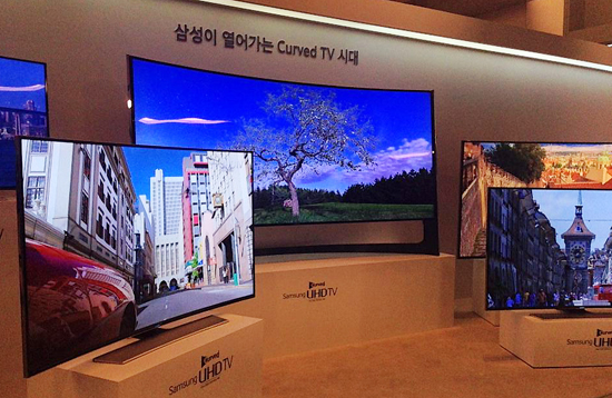 삼성전자의 커브드 UHD TV 라인업. 사진=김민성 기자