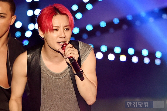 [포토] JYJ 김준수, '애절한 눈빛에 女心 녹네~'