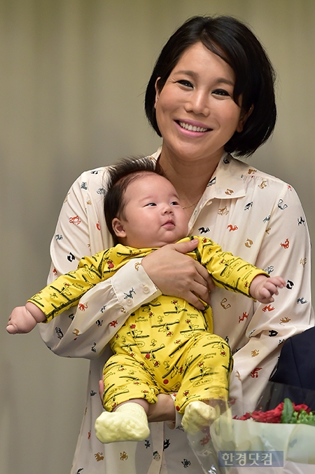 [포토] 김송, 아들 '강선'과 첫 공식 석상