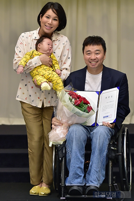 [포토] 강원래-김송, '아들과 함께 단란한 세가족'