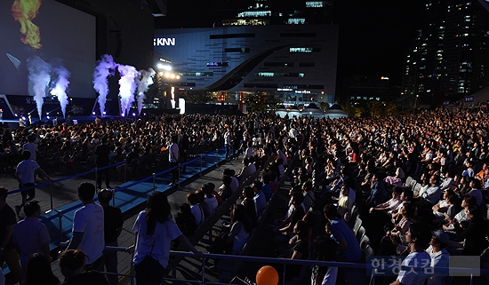 [포토] '부산국제코미디페스티벌' 3,000여 명의 관객 운집한 가운데 화려한 개막