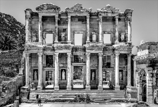 터키 고대도시 에페소의 켈수스도서관. 1만2000여권의 파피루스가 소장됐던 것으로 추정된다. 도서관은 생각이 모이고 전승되는 중요한 터전이었다. 살림 제공