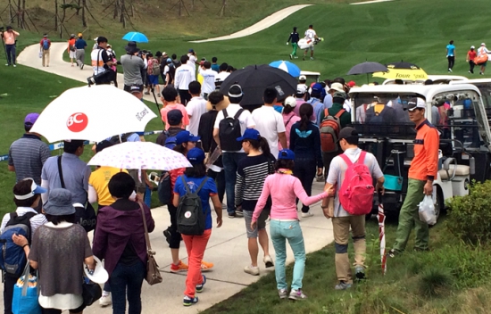 KLPGA 시즌 두번째 메이저 대회인 '메트라이프·한경 제36회 KLPGA챔피언십'이 18일 경기 안산시 대부도 아일랜드C.C(파72)에서 개막했다. 유정우 기자/ 사진= 한경DB.