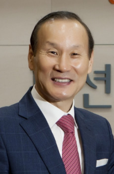 형지, 창립 16주년…최병오 회장 "내실 다져 성장 지속"