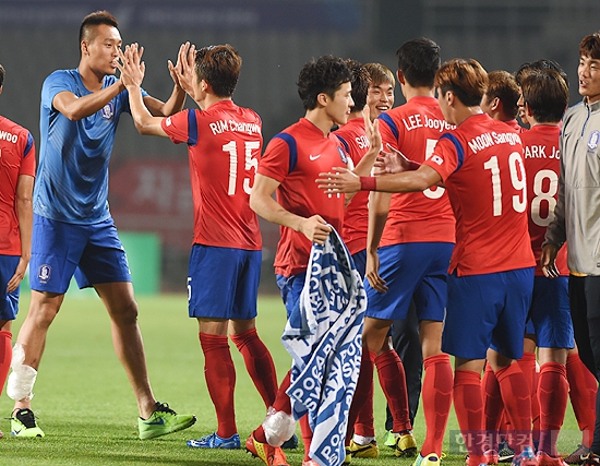 [포토] 김신욱, '고생했다~'