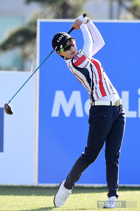 [메트라이프·한국경제 KLPGA 챔피언십] 김효주, '에비앙 챔피언의 우아한 티샷~'