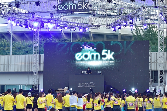 [포토] 이색 마라톤 대회 '제2회 EDM 5K RUN' 