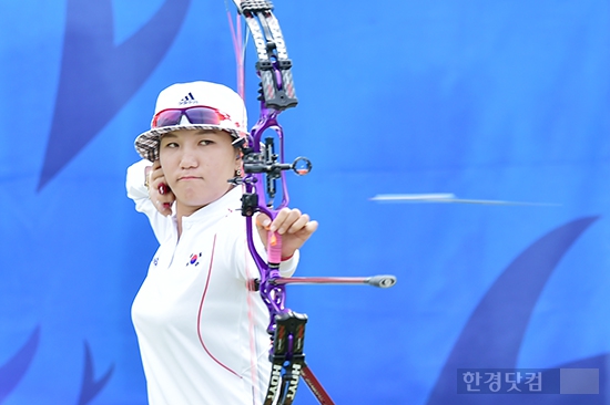 [포토] 석지현, '바람을 가르는 은빛 화살'