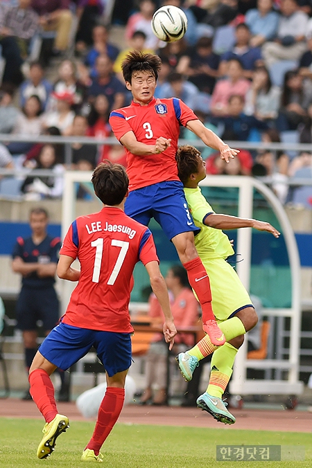 [포토] 김진수, '엄청난 점프~'