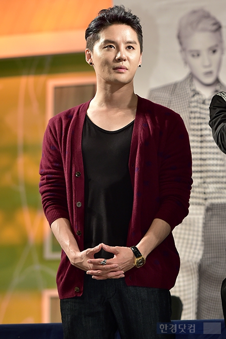 [포토] JYJ 김준수, '니트에 드러낸 탄탄한 근육'