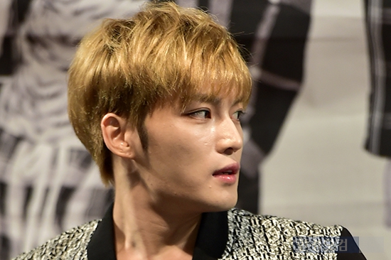 [포토] JYJ 김재중, '베일 듯이 날카로운 턱선'