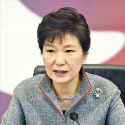 박근혜 대통령이 30일 청와대에서 열린 국무회의에서 발언하고 있다. 강은구 기자 egkang@hankyung.com