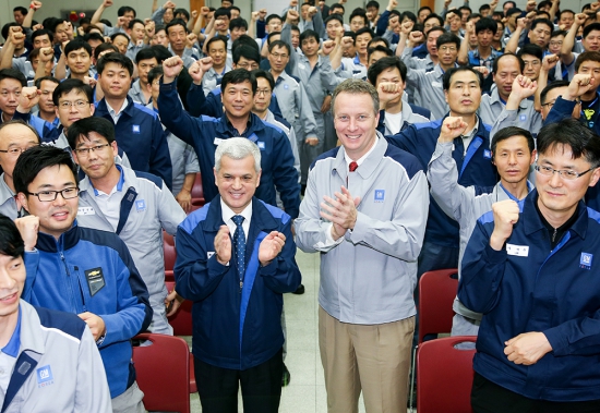 한국GM '12년만에 매출 4배 껑충'…"지속가능한 회사로 도약"