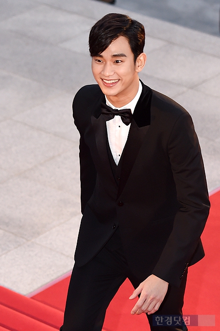 [포토] 김수현, '女心 녹이는 미소~'