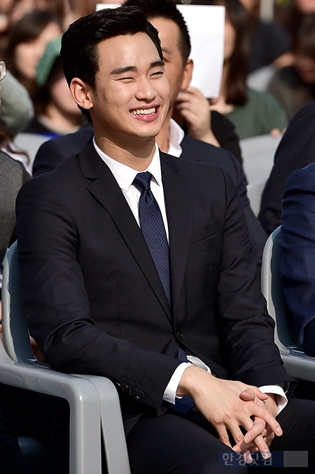 [포토] 김수현, '매력만점 눈웃음'