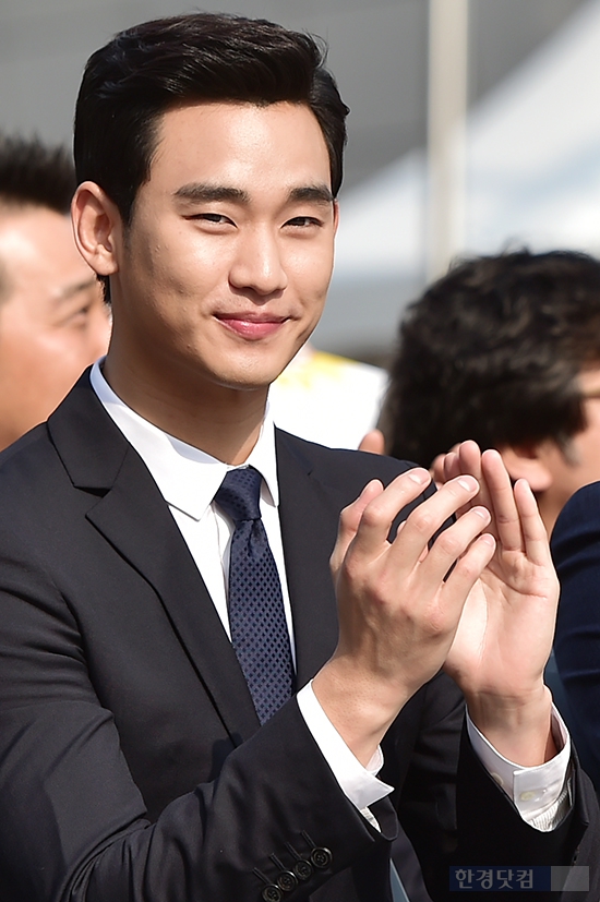 [오늘★봤다] 김수현, 잘생긴 얼굴…'기품까지 갖춘 멋진그대'