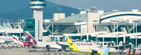 인천국제공항 환승객이 급감하면서 ‘동북아 허브 공항’ 입지가 흔들리고 있다. 사진은 인천국제공항 여객터미널. 대한항공 제공