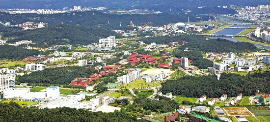  대전이 한국의 과학 행정 철도도시로 성장하게 만든 대덕연구단지 전경.  대전시 제공 