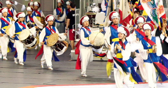 내달 24~28일 유네스코 인류무형유산 등재가 확실시되는 한국의 전통 공동체문화 농악. 한경DB