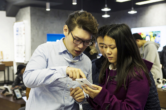 삼성전자가 중국 베이징 '더 플레이스'에 지난달 31일 '삼성 갤럭시 라이프 스토어'를 개장했다. 