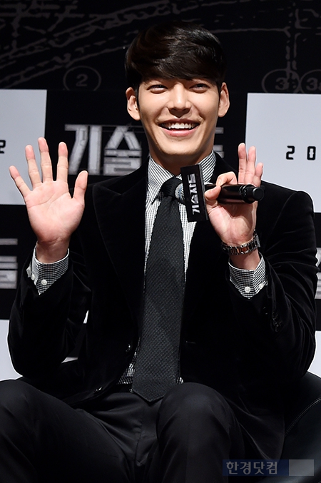 [포토] 김우빈, '기술자들'로 1년만에 영화 컴백