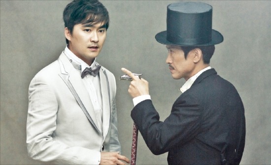배우 김석훈(왼쪽)은 내달 명동예술극장에서 공연하는 연극 ‘위대한 유산’의 주인공으로 출연한다.