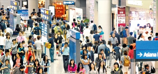 수백억 적자 인천공항 면세점 입찰 불꽃