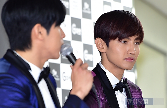 [포토] 최강창민, '깊은 생각에 잠겨'