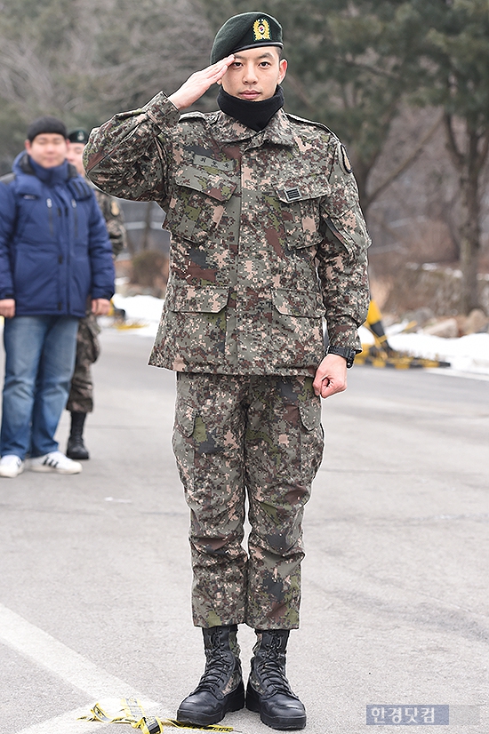 [포토] '제대' 세븐, '위풍당당한 거수 경례'