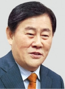  한숨 돌린 최경환