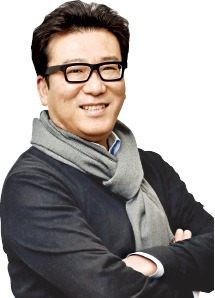 윤제균 감독 "허리띠 졸라매고 치열하게 산 부모님께 바치는 영화죠"