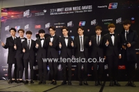 '2014 MAMA' 엑소, 베스트 아시안 스타일상 수상 “엑소 엘이 있어 가능”