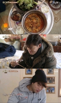 &#39;삼시세끼&#39; 이서진 옥택연, 김치찌개 한상 차려 &#39;행복한 먹방&#39;