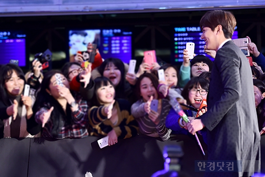 [포토] 이민호, '인기 하나로 영화관 접수'