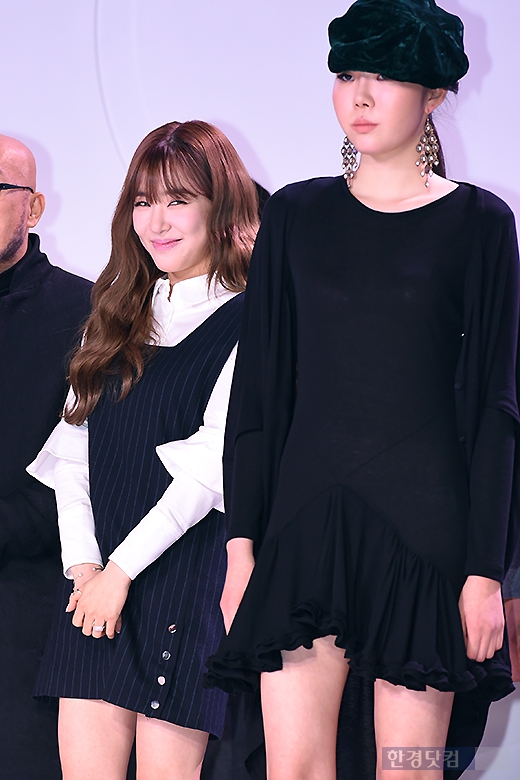 [포토] 태티서 티파니, '시크한 모델 옆에서 애교 미소~'