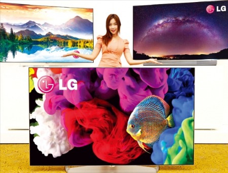 LG전자는 6일 미국 라스베이거스에서 개막하는 세계 최대 가전전시회 CES 2015에서 OLED TV 7종을 선보인다. 77인치 UHD(초고화질) OLED TV(아래)와 65인치 UHD OLED TV(위). LG전자 제공